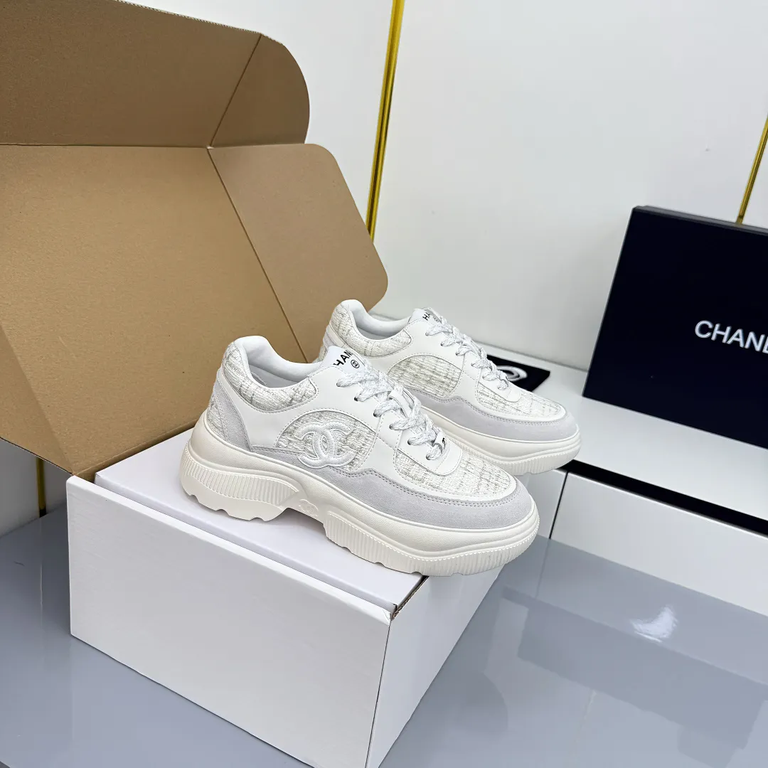 👟👟Ex-factory price 620👟👟 Chanel bread shoes ~ original calfskin panda shoes Chanel 25C latest hot style panda black and white sports shoes casual sneakers Xiaoxiang hot item classic black and white panda color coco girls must pay Fabric: original custom mixed sheepskin lining: original imported breathable mesh lining outsole: Original molded rubber + TPU combination Size: Women's 35-41